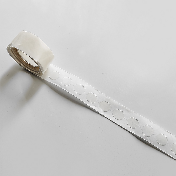 Rouleau de points de colle 100 pastilles adhésives pour ballons