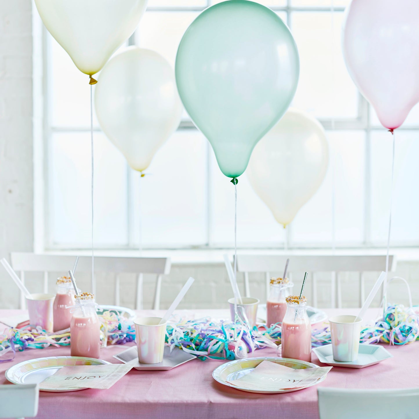 أكواب ورقية بألوان فاتحة للحفلات 8 قطع