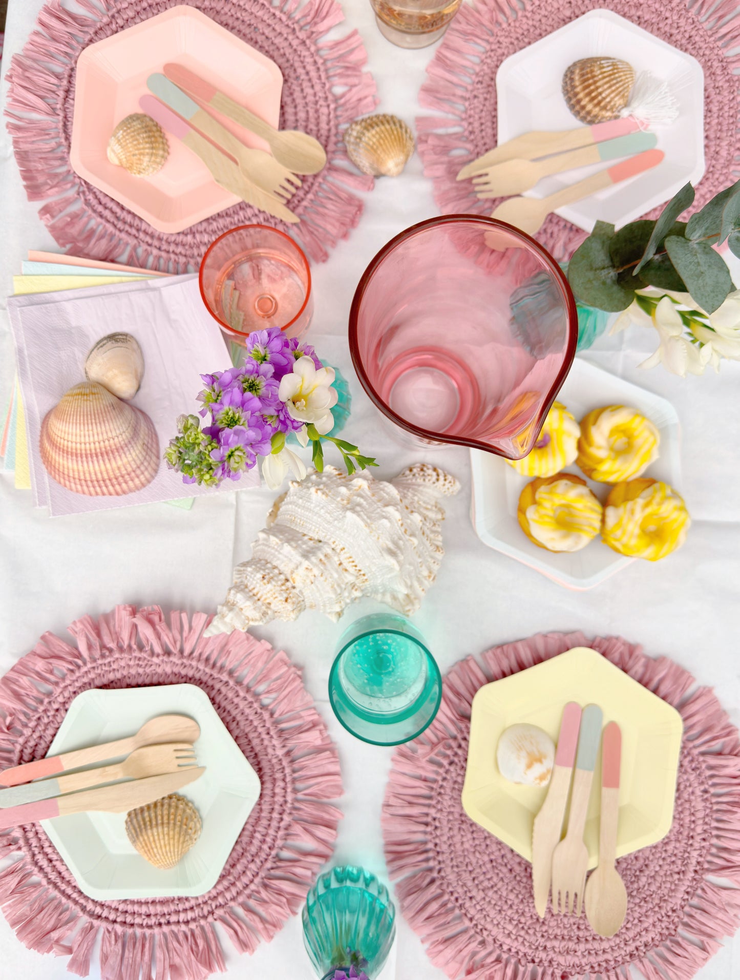 طقم أدوات مائدة خشبية بألوان فاتحة 12 مجموعة