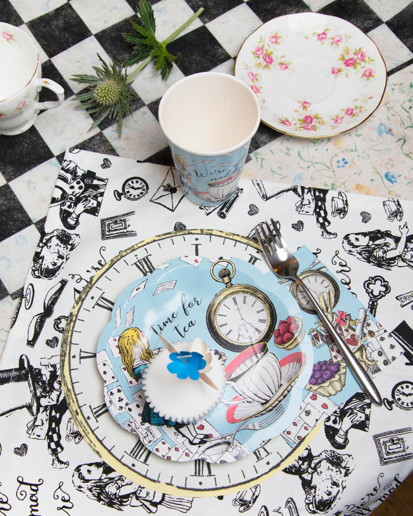 Serviettes cocktail bleues Alice au pays des merveilles 20 pièces